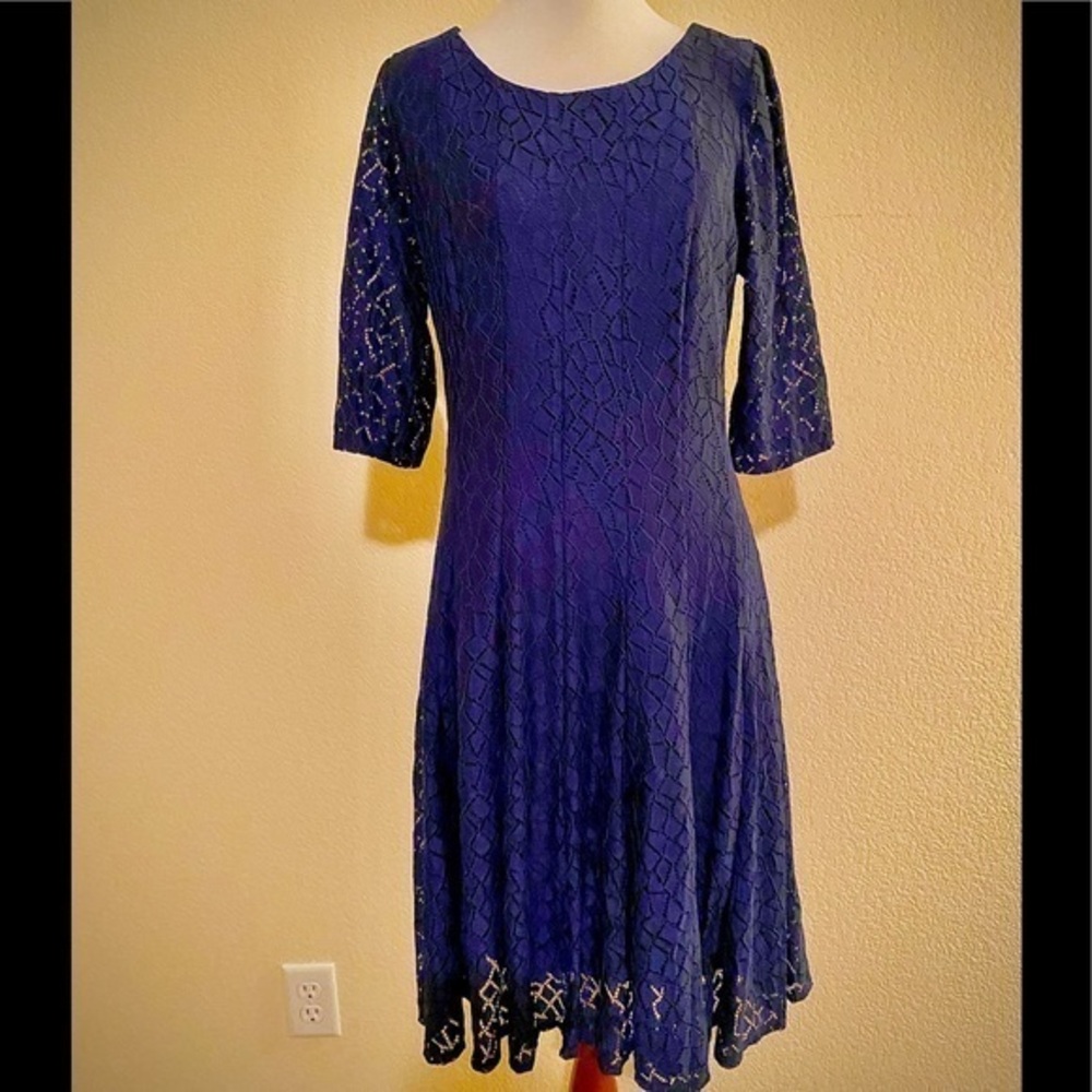 New w.o.t. navy geometric lace overlay shift dress